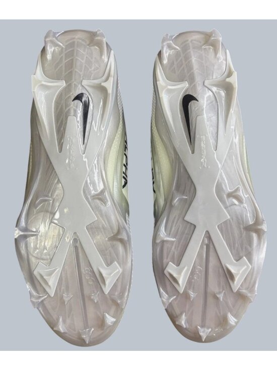 Nike Alpha Menace 4 Elite Football Cleat \